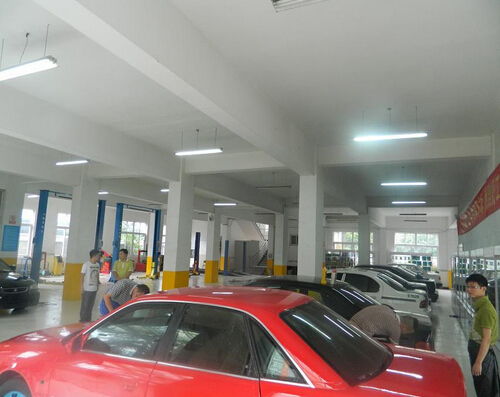 汽車(chē)美容裝潢學(xué)校“包考證”服務(wù)解析 機(jī)遇與挑戰(zhàn)并存